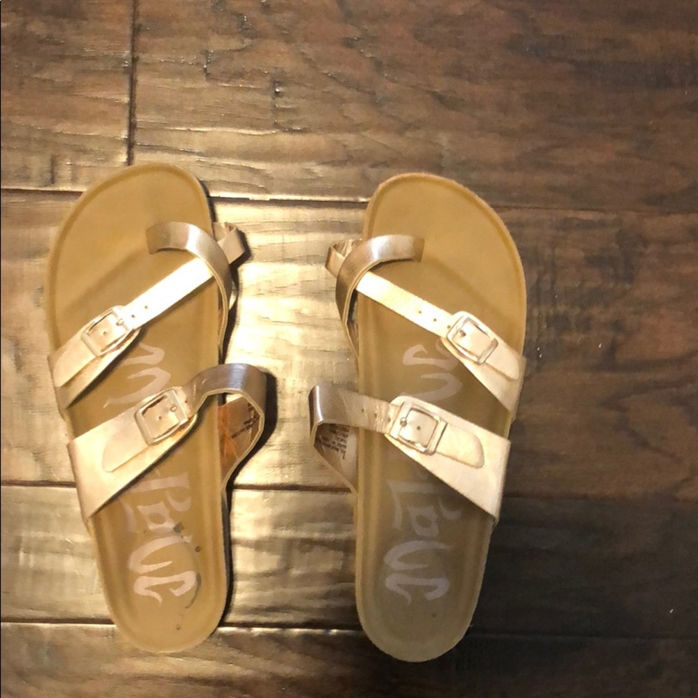 Women’s rose gold sandals